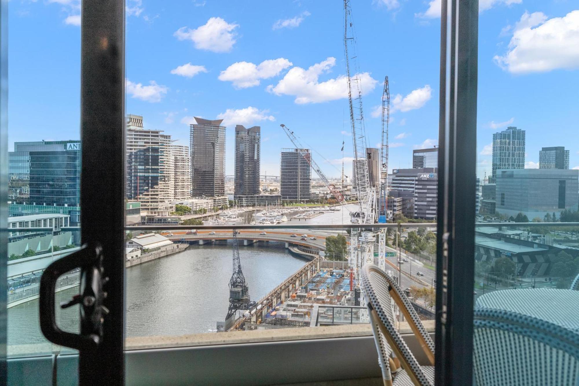 Resort Style Living Yarra Wharf Мельбурн Экстерьер фото