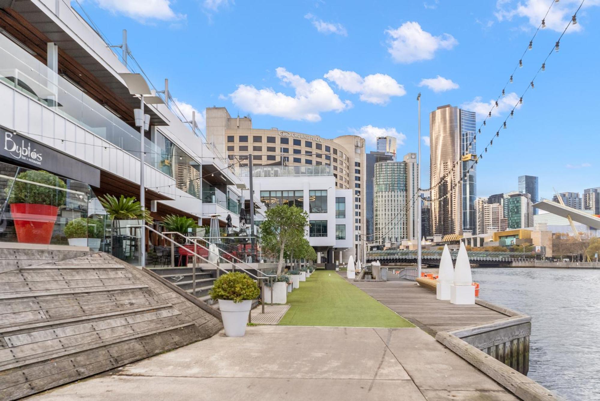 Resort Style Living Yarra Wharf Мельбурн Экстерьер фото